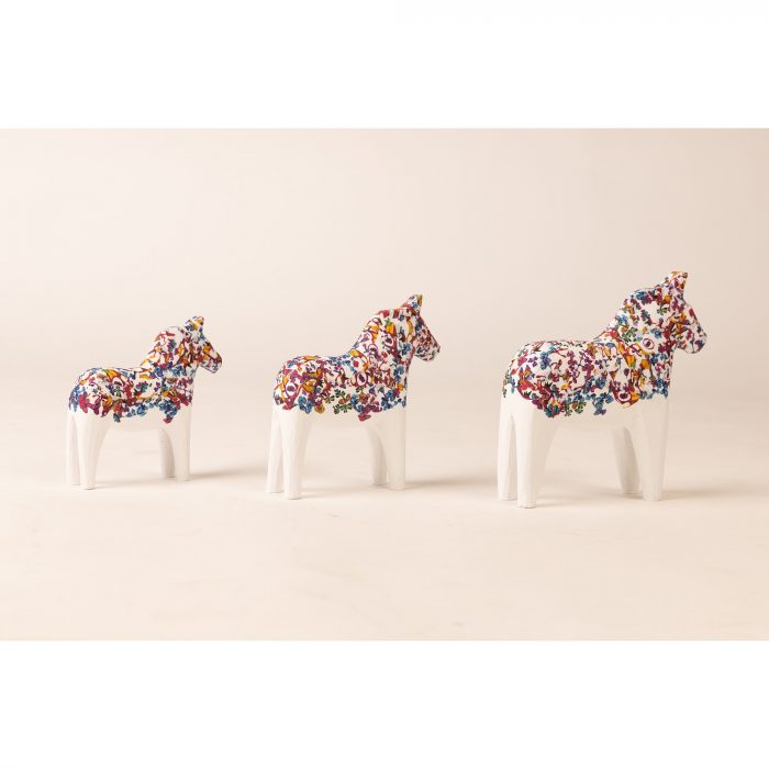 Ellie_horse_back_right_white_lr Dala horse ELLIE (half)